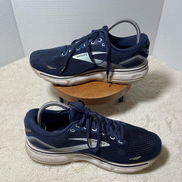 Brooks Dark Blue Athletic Sneakers - Picture 2 of 9